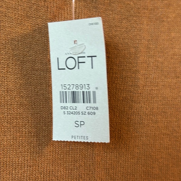 NWT loft short sleeve top size S petite. Caramel color , excellent condition - Picture 4 of 9